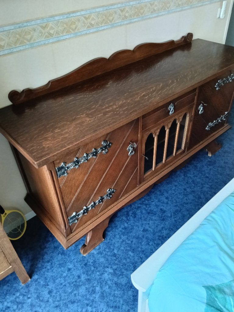 Dressoir, Gebruikt, 150 tot 200 cm, Eikenhout, 25 tot 50 cm