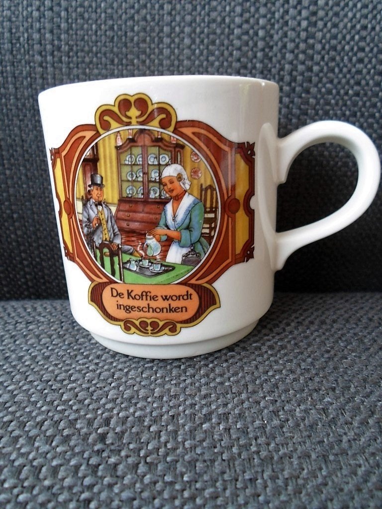 3 Friesche Mokken van Douwe Egberts, Villerroy en Boch., Zo goed als nieuw, Overige stijlen, Aardewerk, Mok
