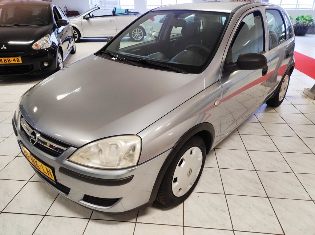 Opel Corsa 1.2-16V Essentia 5 drs.airco- audio-electric pakk, Auto's, Voorwielaandrijving, Dealer onderhouden, Gebruikt, Zwart