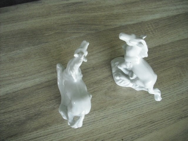 2 porseleinen paarden, Verzamelen, Ophalen of Verzenden, Zo goed als nieuw, Dier