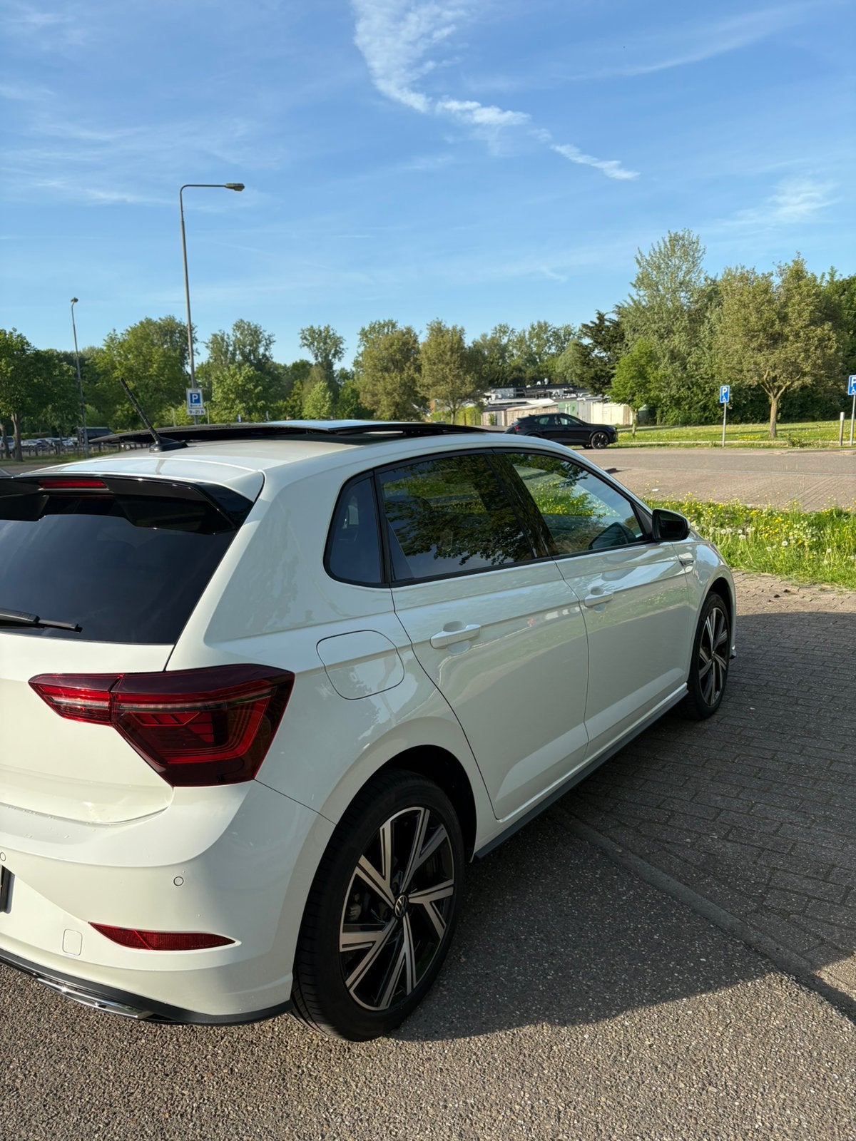 Volkswagen Polo R 1.0 TSI 110pk Dsg-7 2022 Wit, Wit, Bedrijf, 19 km/l, 600 kg