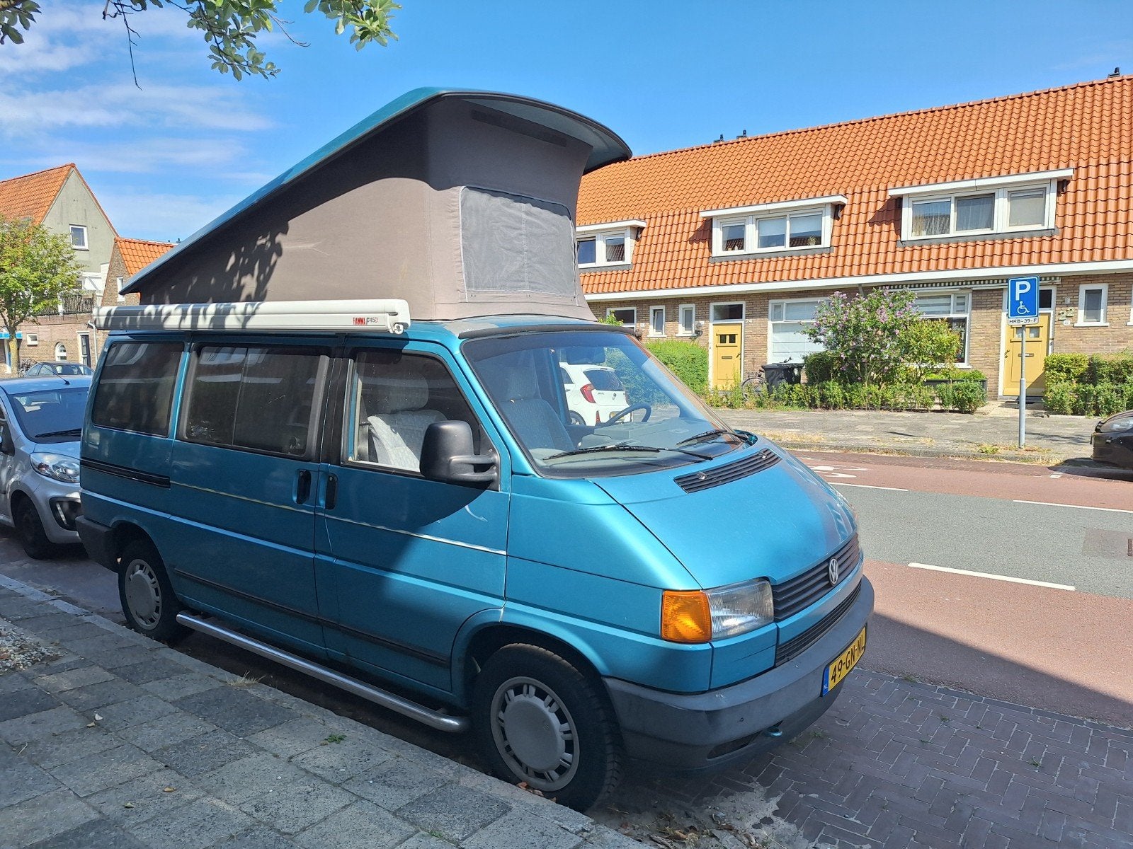 VW T4 California 1992 2.4 diesel (APK tot okt 2027), Volkswagen, Treinzit, Luifel, Particulier