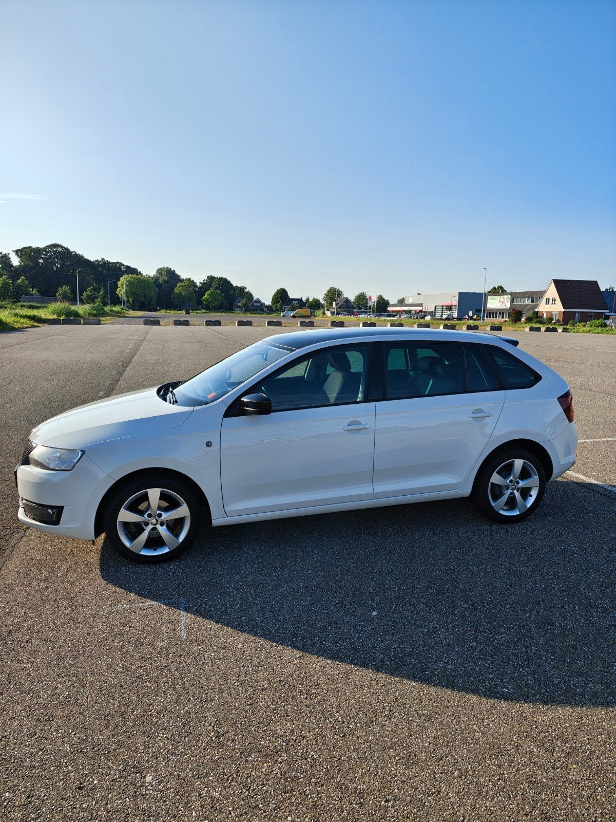 Skoda Rapid 1.2 TSI 63KW Spaceback H5 2014 Wit, Voorwielaandrijving, 4 cilinders, Origineel Nederlands, Handgeschakeld