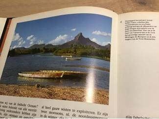 Boek Eilanden in de Indische Oceaan TOP boek, Overige merken, Diverse auteurs, Ophalen of Verzenden, Zo goed als nieuw