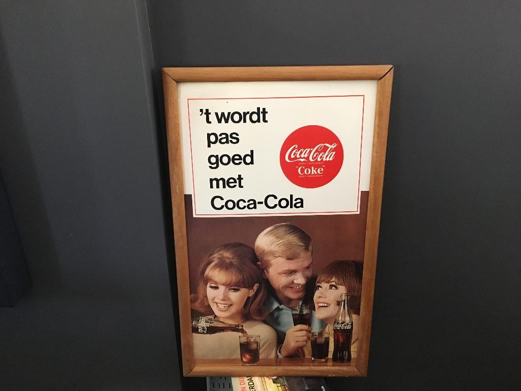 reclame coca cola t wordt pas goed met coca-cola jaren 60, Verzamelen, Ophalen of Verzenden, Zo goed als nieuw, Reclamebord