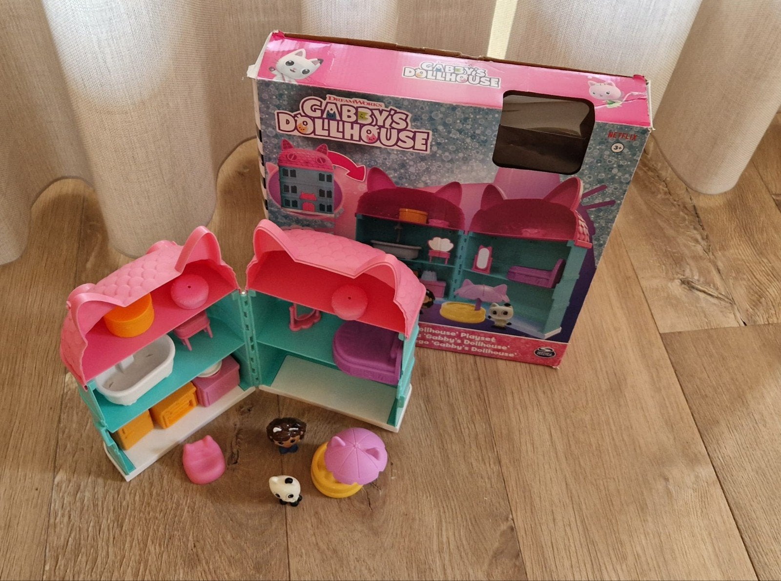 GABBY´S DOLLHOUSE poppenhuis, Ophalen of Verzenden, Zo goed als nieuw, Poppenhuis