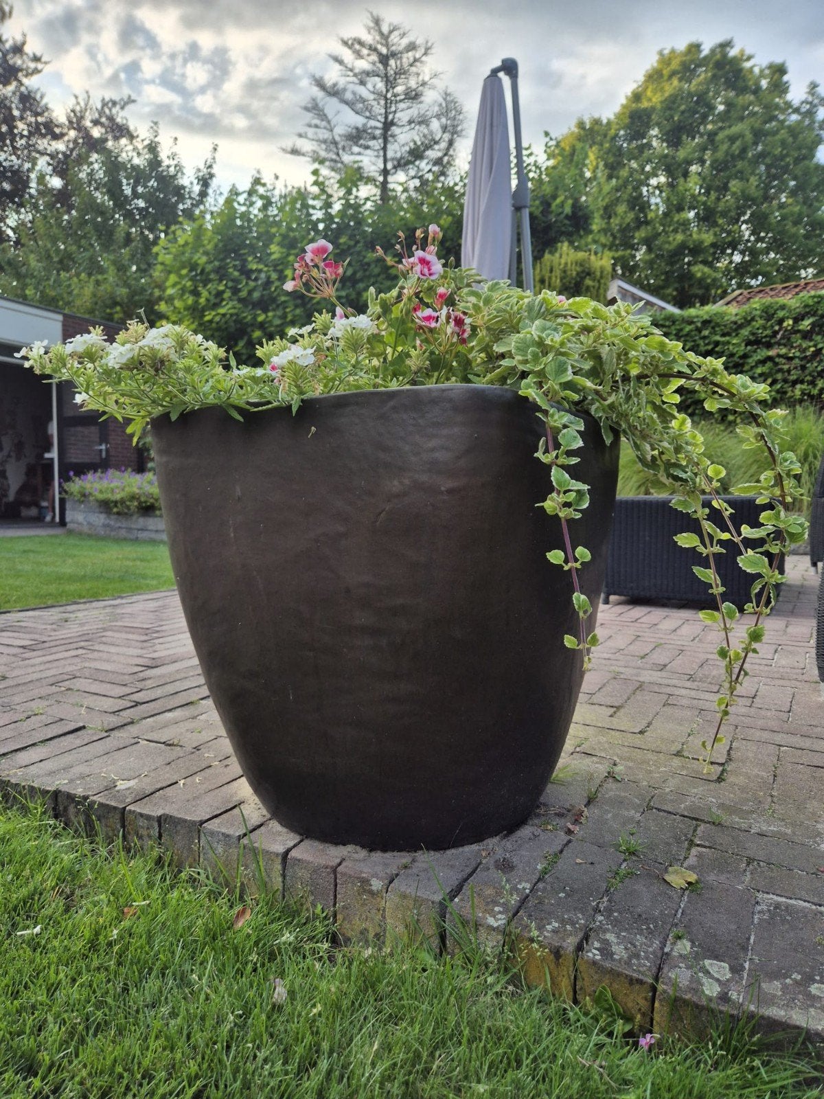 2 stuks grote bloempot 50x50x50cm, Ophalen, Overige materialen, Gebruikt, Minder dan 60 cm