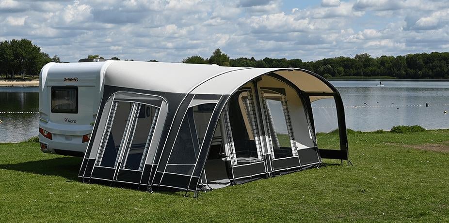 Unico Milaan 280 voortent met petluifel (omloop 900-925), Caravans en Kamperen, Voortenten en Luifels, Ophalen of Verzenden, Zo goed als nieuw