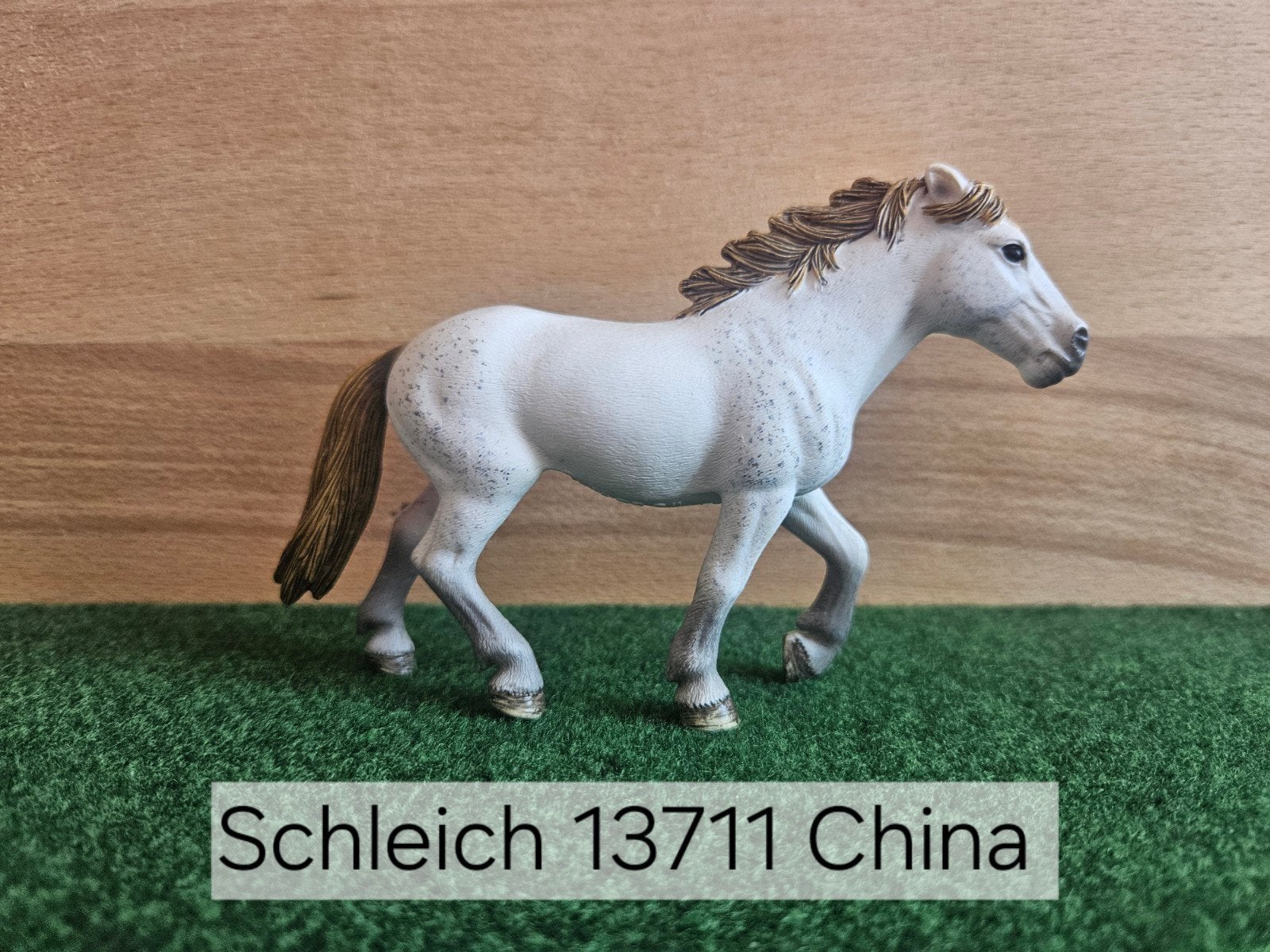 Schleich 13711 Camargue merrie uit 2012, Ophalen of Verzenden, Zo goed als nieuw, Paard, Beeldje of Figuurtje