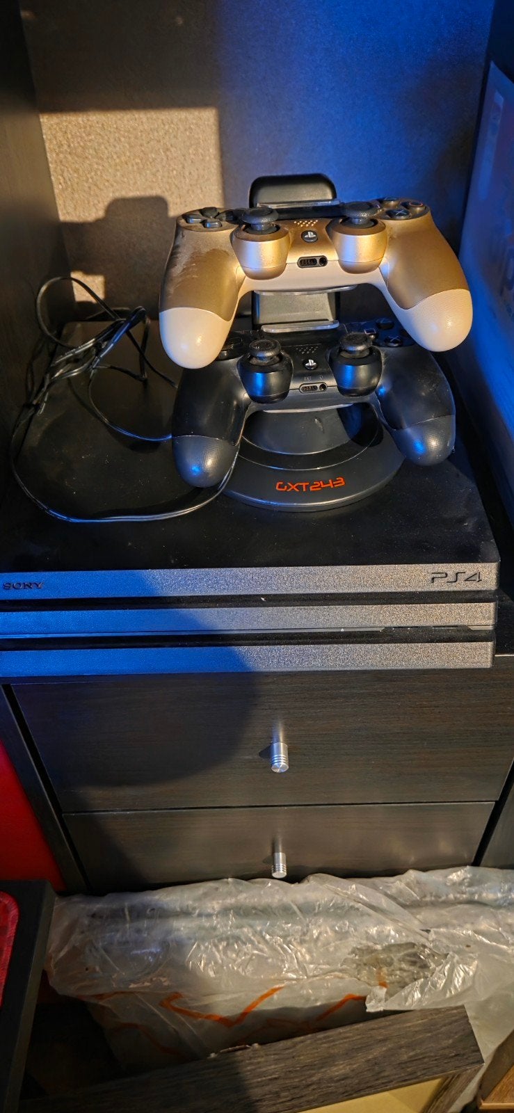 PlayStation 4 Pro - Nog in zeer goede staat, Ophalen, Zo goed als nieuw, Met 2 controllers, Pro