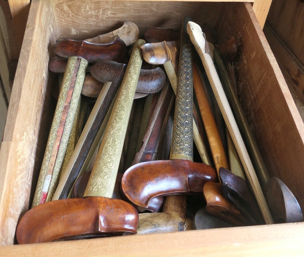 Grote collectie oude Keris schedes WR6 Warangka Kris hoes, Antiek en Kunst, Ophalen of Verzenden