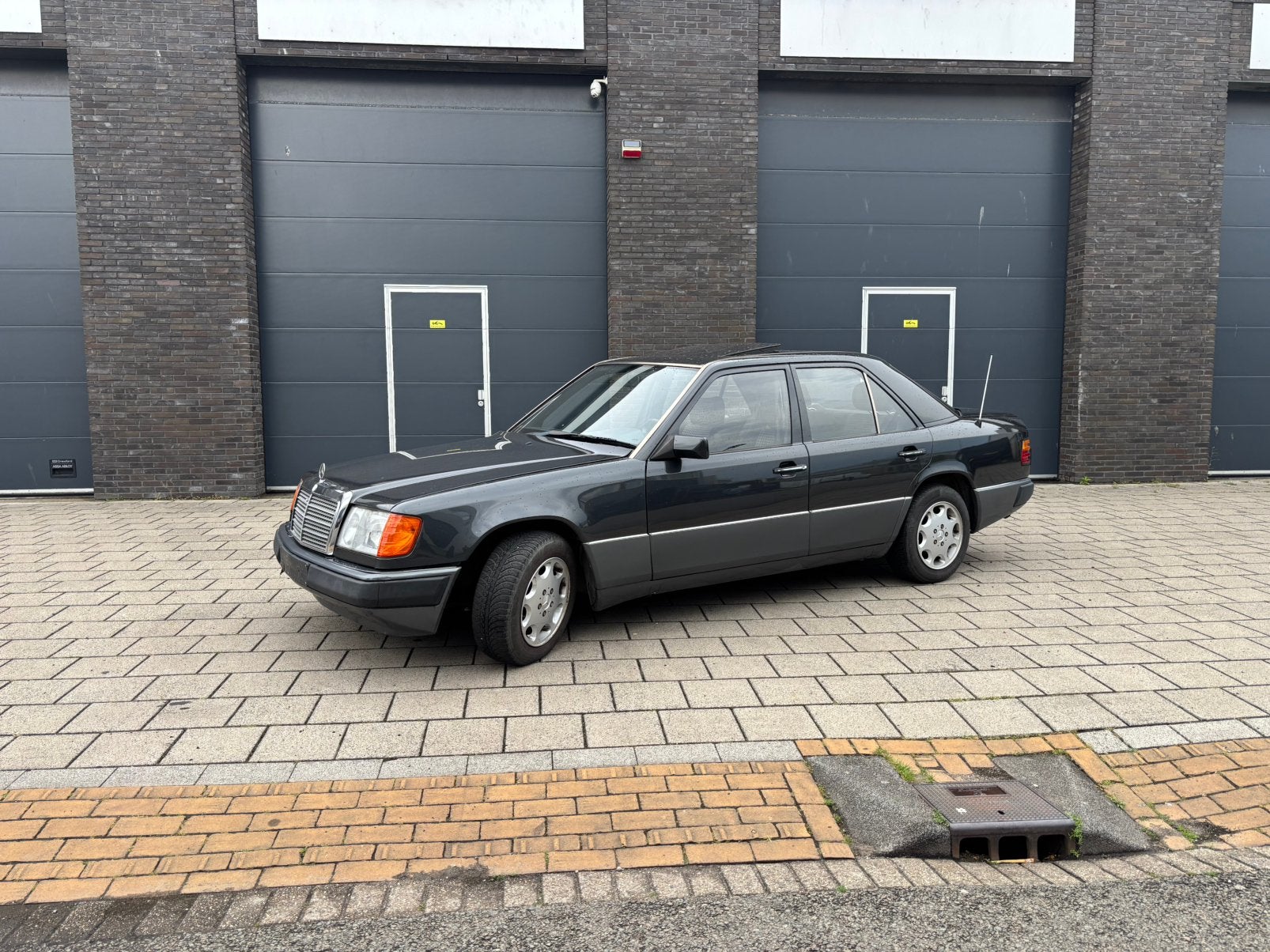 Mercedes benz 300E W124 pano automaat airco E300, Automaat, Sedan, Euro 4, 3000 cc