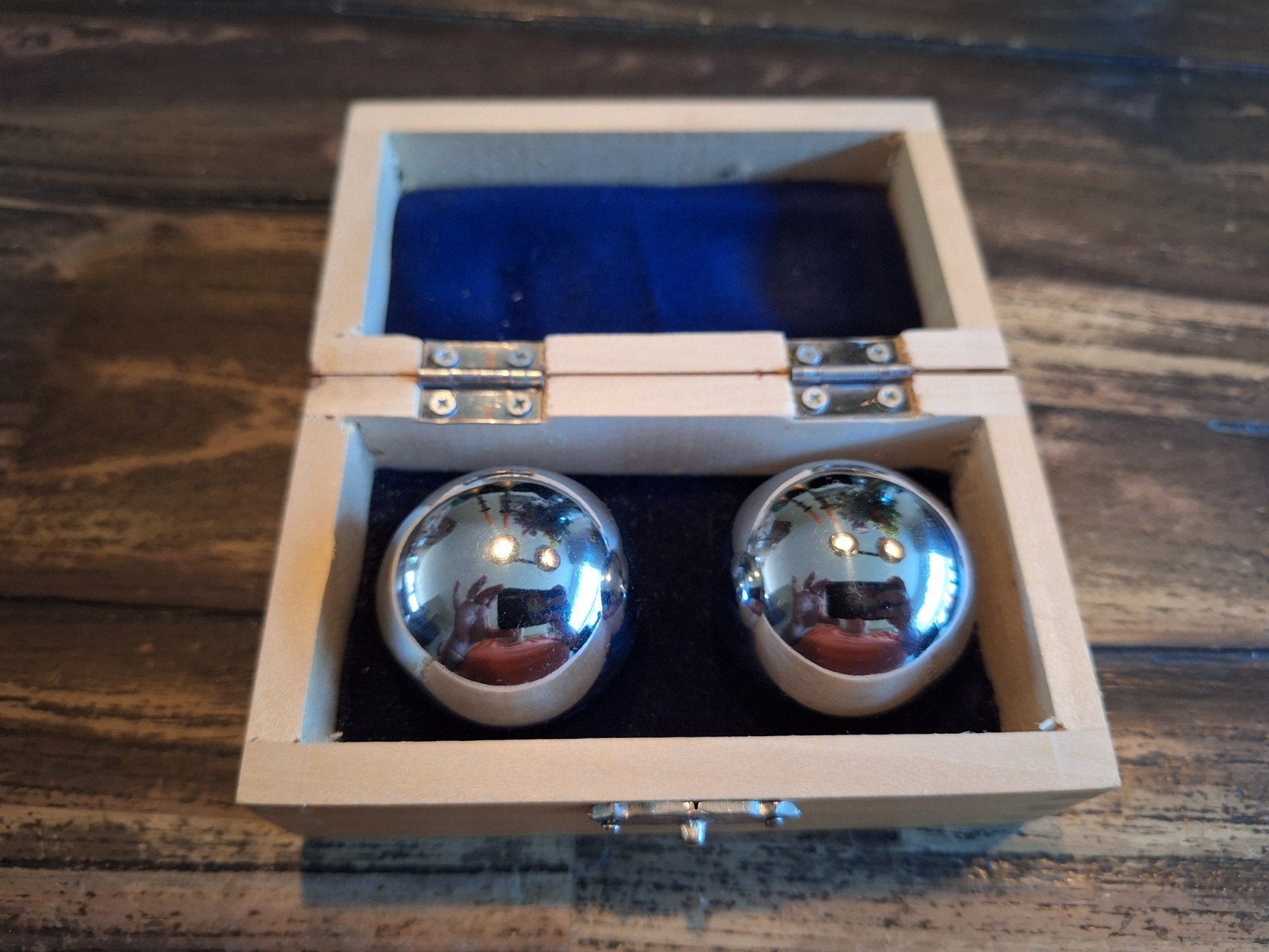 Set van twee Chinese massage ballen in een houten doos., Ophalen of Verzenden, Zo goed als nieuw, Overige typen