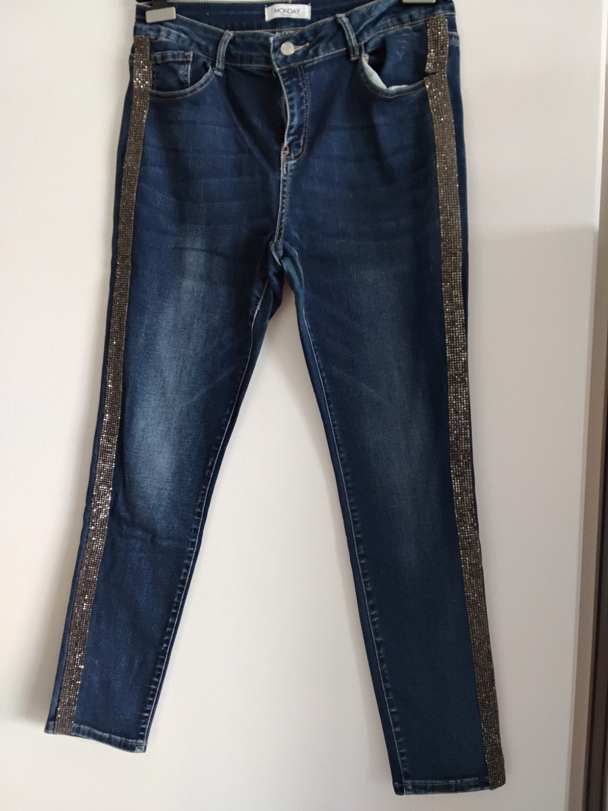 Monday Jeans met Strass Zijstreep - Maat W28/W29, Monday, Ophalen of Verzenden, Blauw
