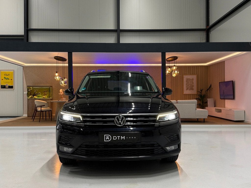 Volkswagen Tiguan 1.5 TSI line Business |Trekhaak|Dynaudio |, Auto's, Voorwielaandrijving, 4 cilinders, Leder en Stof, Zwart