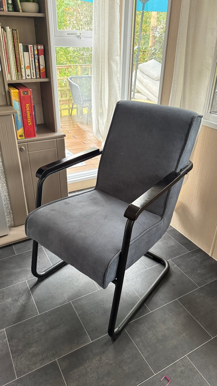 Nieuwe WOOOD Micha Fauteuil stoel - Ribstof Staalblauw, Huis en Inrichting, Fauteuils, Ophalen, Minder dan 75 cm, Nieuw, Metaal
