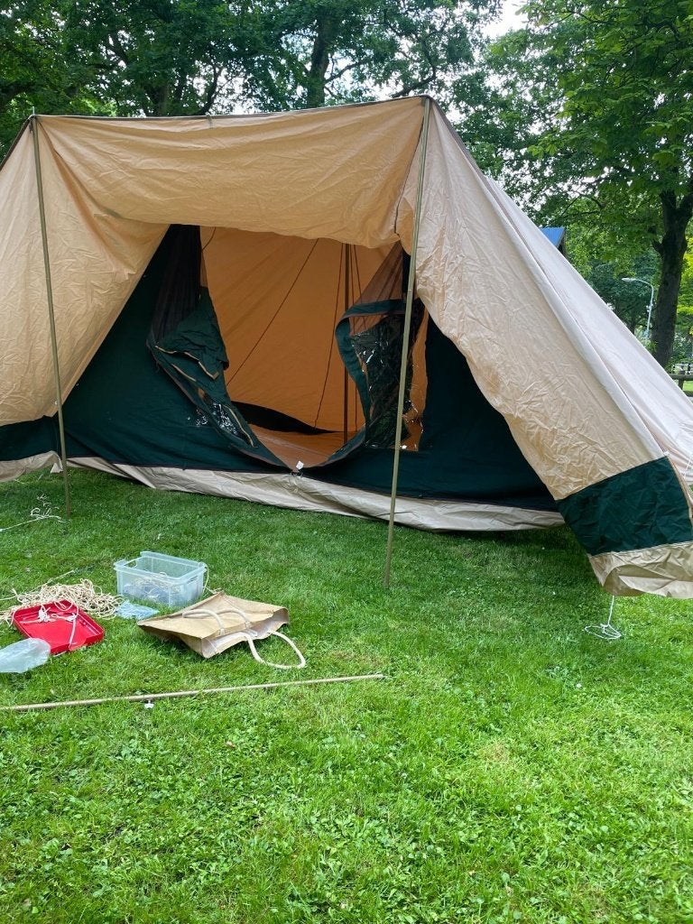 Esvo pyramide 6 super tent, Caravans en Kamperen, Tenten, Ophalen, Zo goed als nieuw, Tot en met 6