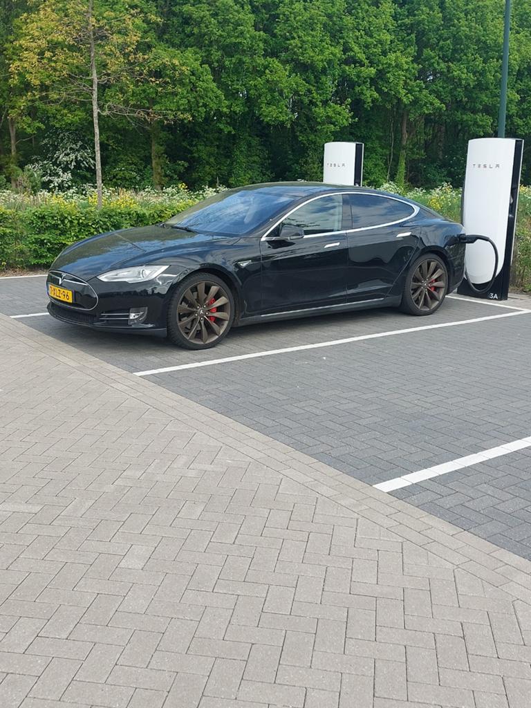 Tesla Model S p85+  free charge en internet  mcu2  2014, Auto's, Tesla, Model S, Zwart, Origineel Nederlands, Elektrisch