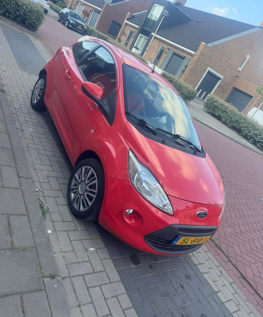Ford Ka 1.2 51KW 2010 Rood, Auto's, Voorwielaandrijving, Stoelverwarming, Stof, 1242 cc