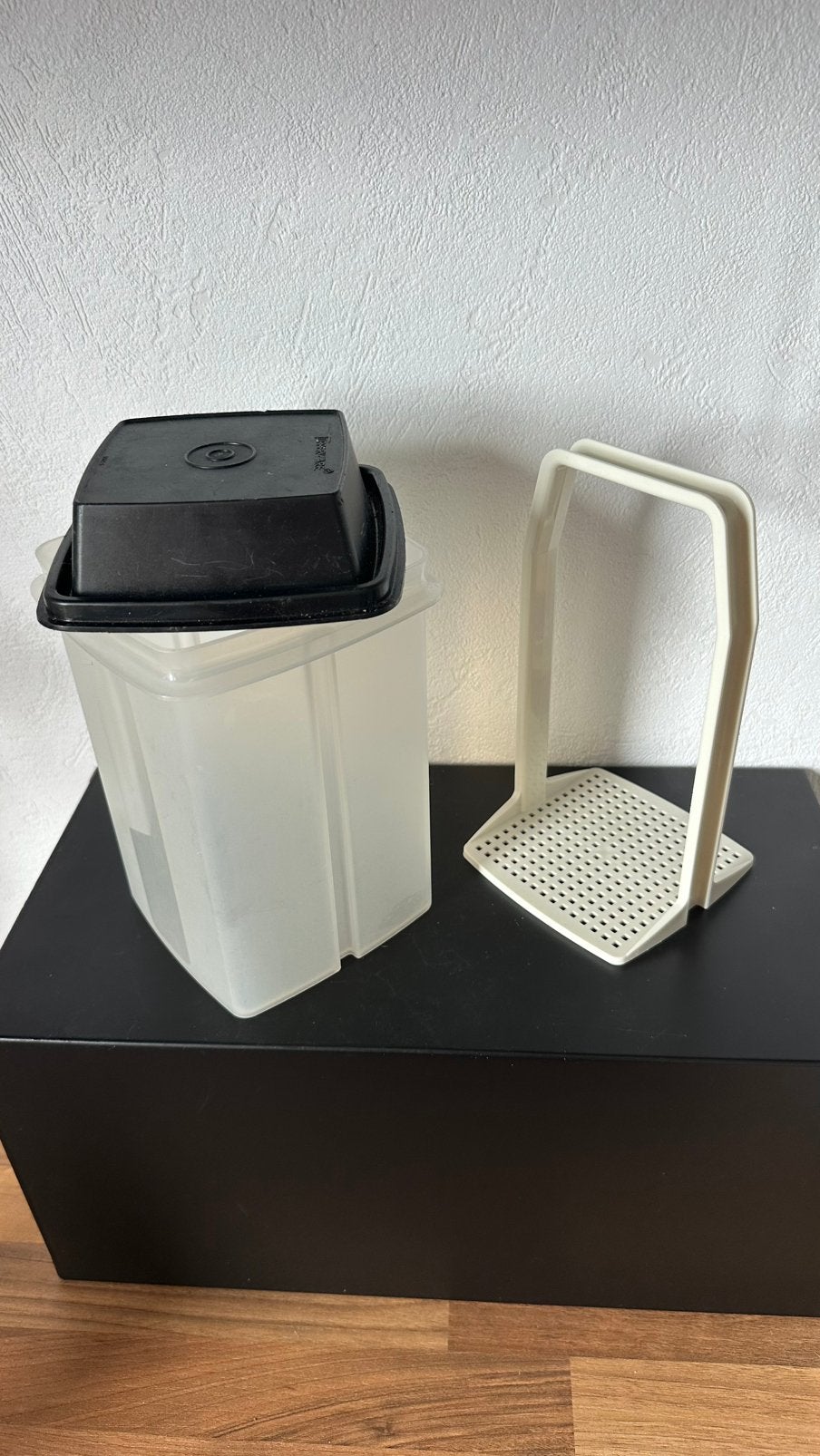 Tupperware zuurpot of beschuitbus, Ophalen of Verzenden, Zo goed als nieuw, Overige typen