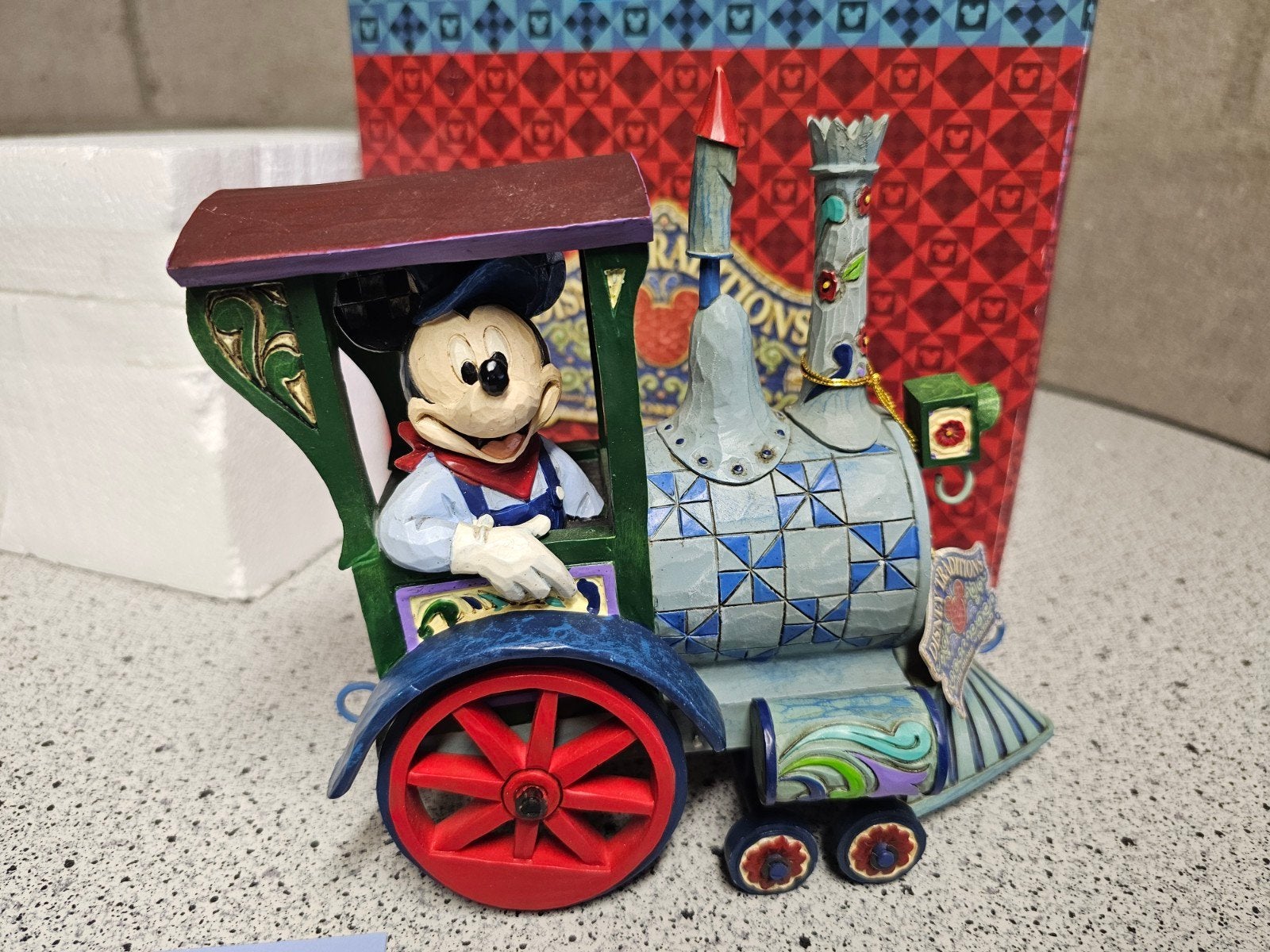 Disney Traditions Mickey Mouse Beeld Jim Shore 'All Aboard', Ophalen of Verzenden, Mickey Mouse, Zo goed als nieuw, Beeldje of Figuurtje