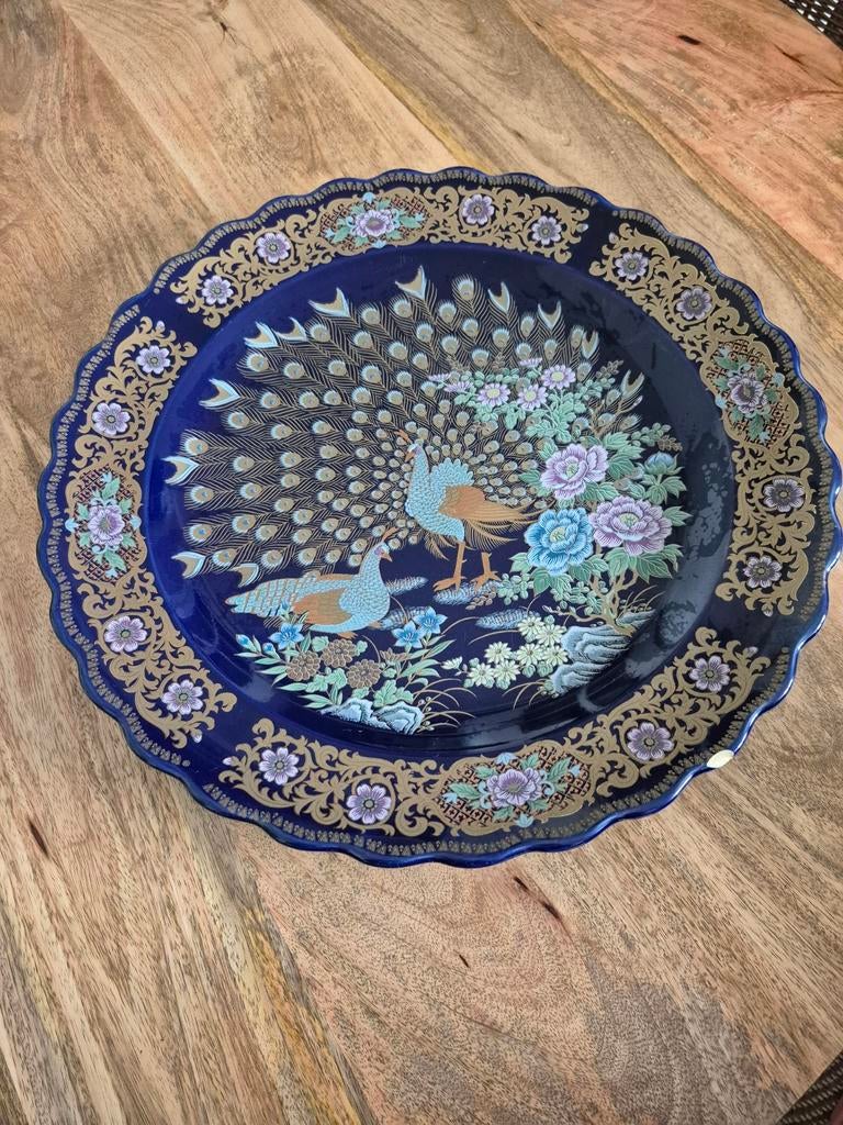 Groot decoratief bord met pauwen en bloemen, Antiek en Kunst, Antiek | Wandborden en Tegels, Ophalen of Verzenden