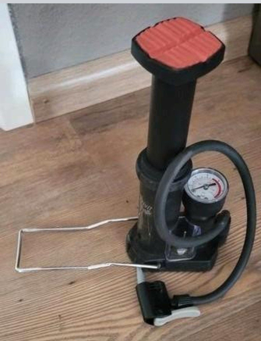 Mini voetpomp voor het oppompen van banden, ballen, luchtbed, Ophalen of Verzenden
