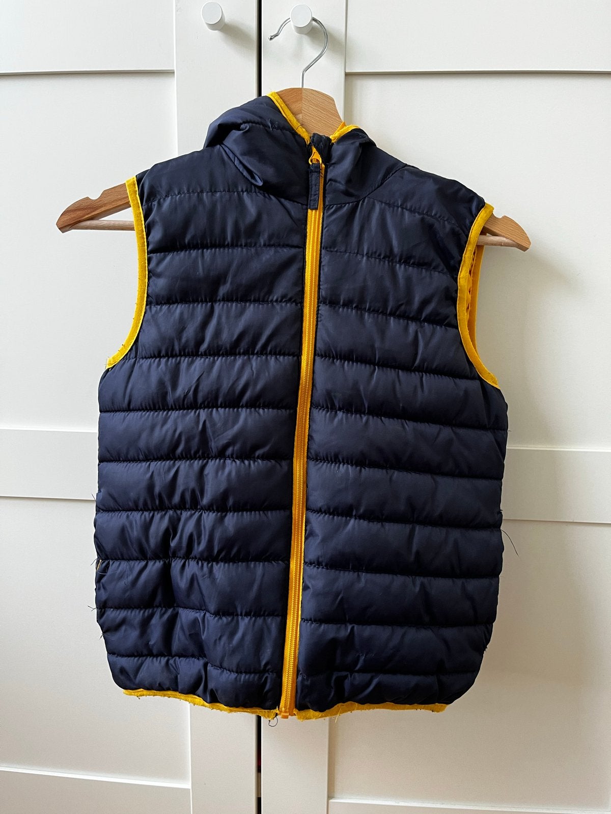 YFK Bodywarmer met capuchon, maat 134/140, Kinderen en Baby's, Kinderkleding | Maat 134, Ophalen of Verzenden, Gebruikt, Jongen of Meisje