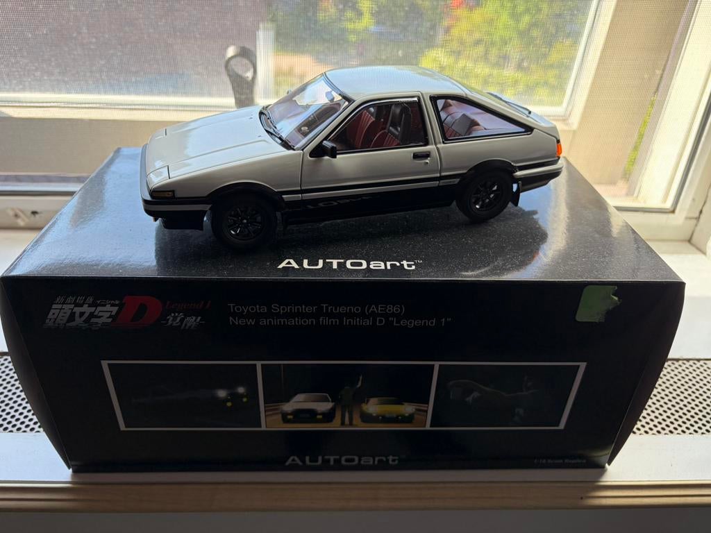Toyota sprinter trueno initial d AutoArt, Hobby en Vrije tijd, Modelauto's | 1:18, Ophalen, Zo goed als nieuw, Autoart