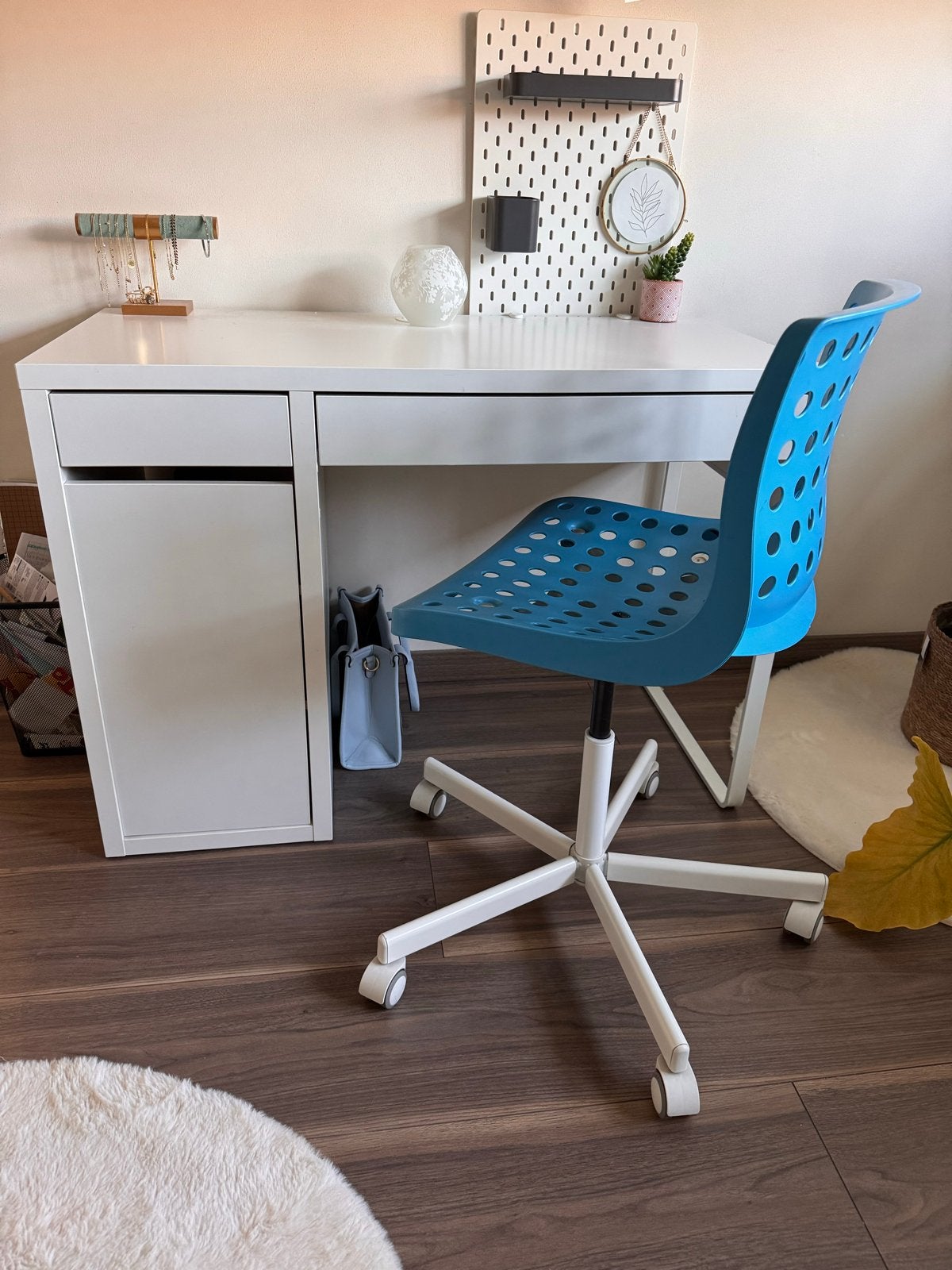 Bureau met stoel, zeer goede staat., Ophalen, Overige typen, Zo goed als nieuw, Overige merken