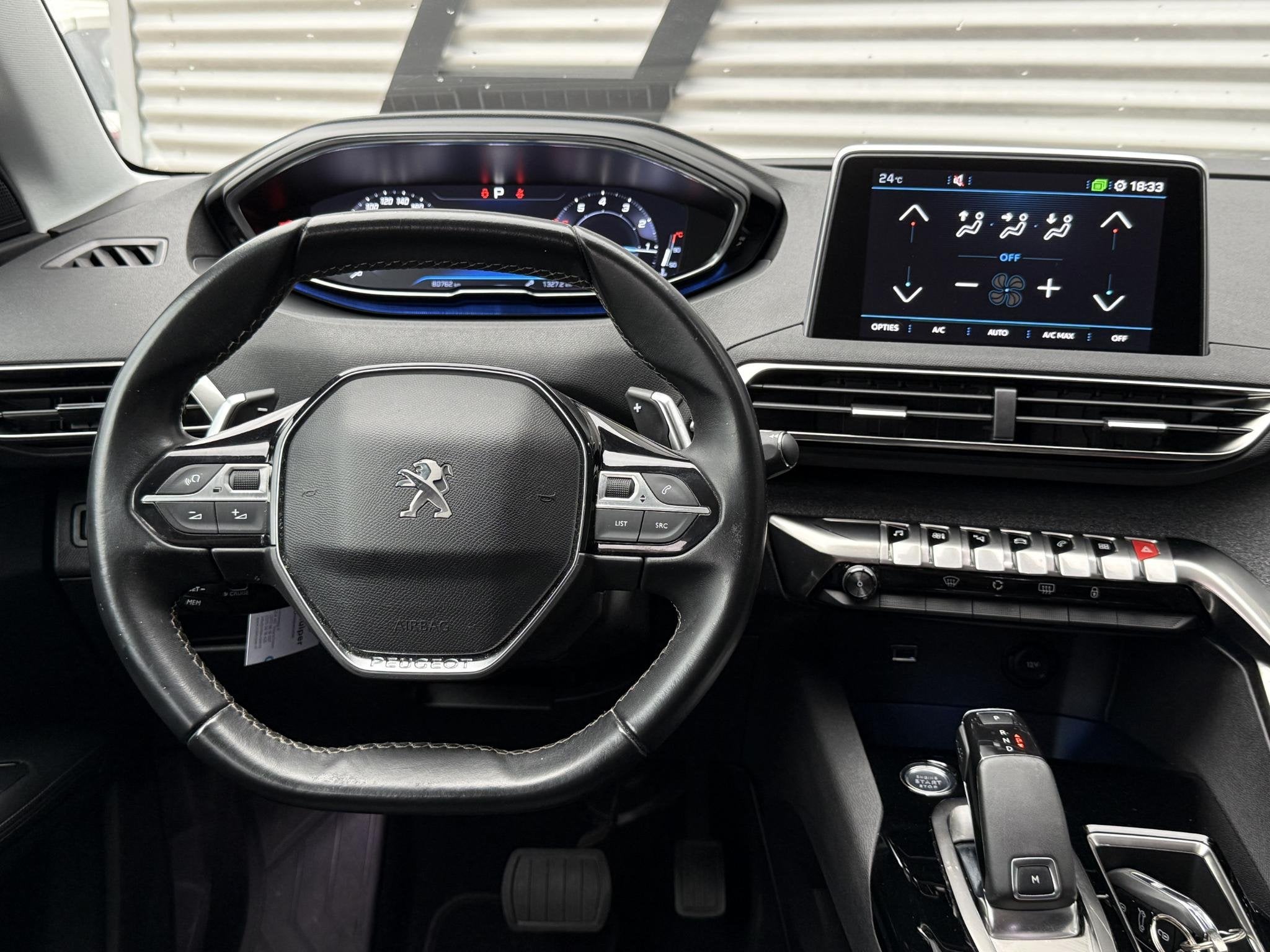 Peugeot 3008 1.2 PureTech Crossway 1e Eigenaar|Navi|Trekhaak, Auto's, Gebruikt, 1199 cc, Bruin, 690 kg