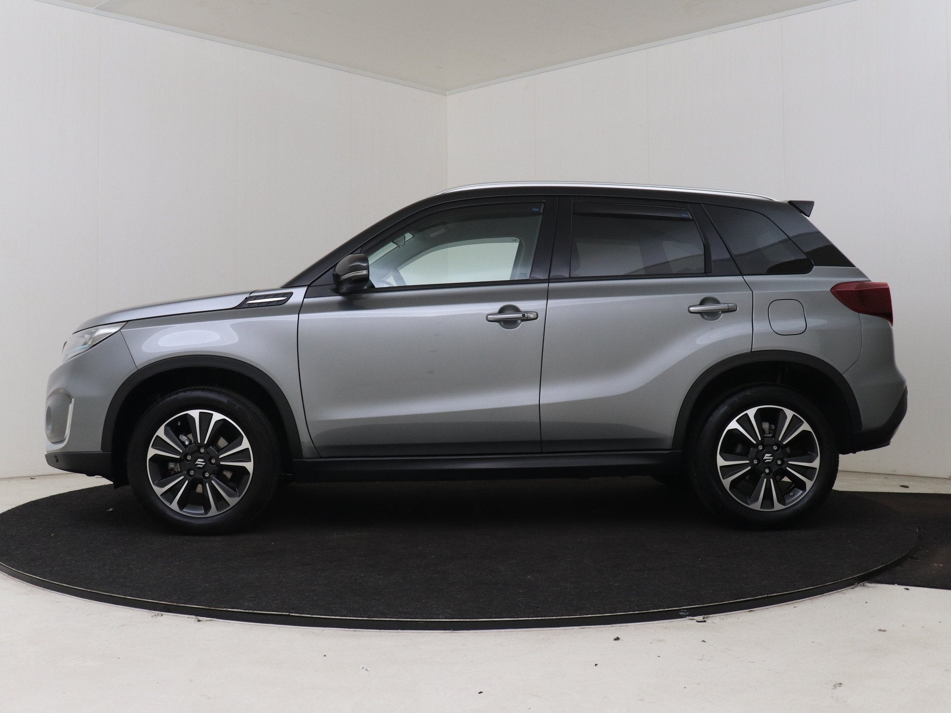 Suzuki Vitara 1.5 Hybrid Style | Dealer onderhouden | Dodeho, Auto's, Stof, Gebruikt, 4 cilinders, 400 kg