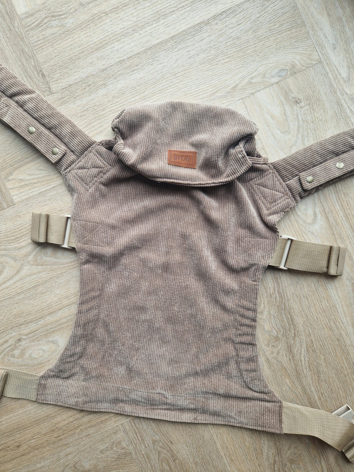 ByKay Click Carrier Deluxe Draagzak - Rib Dark Oat, Overige merken, Gebruikt, Buik of Rug, Ophalen of Verzenden