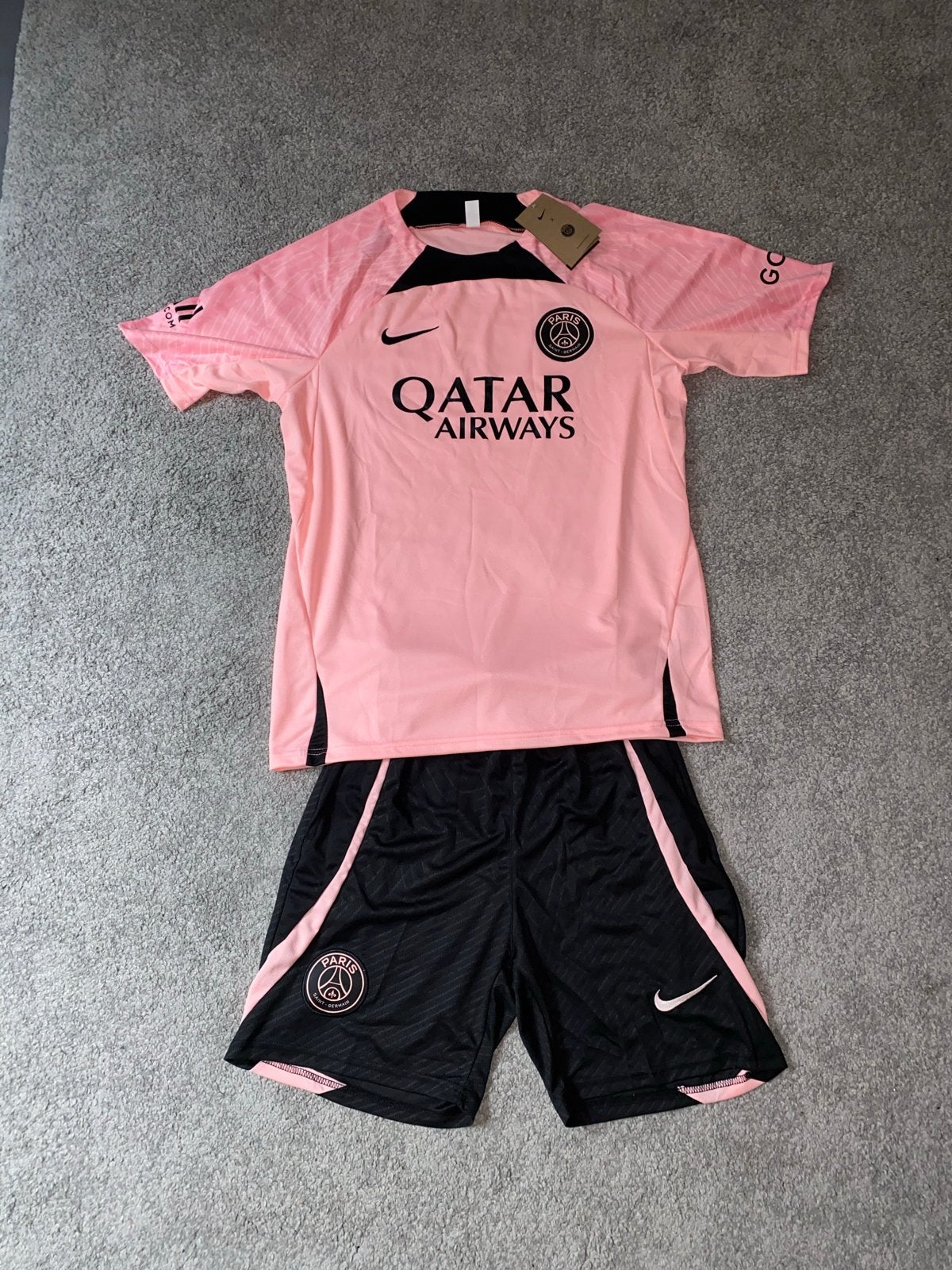 PSG tenue roze - shirt en broekje - maat M, Maat M, Verzenden, Nieuw, Set