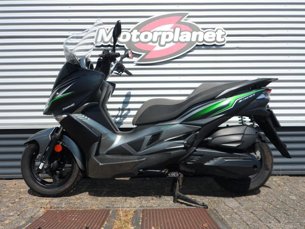 KAWASAKI J300 SE - 2017, 299 cc, Scooter, Bedrijf, 12 t/m 35 kW