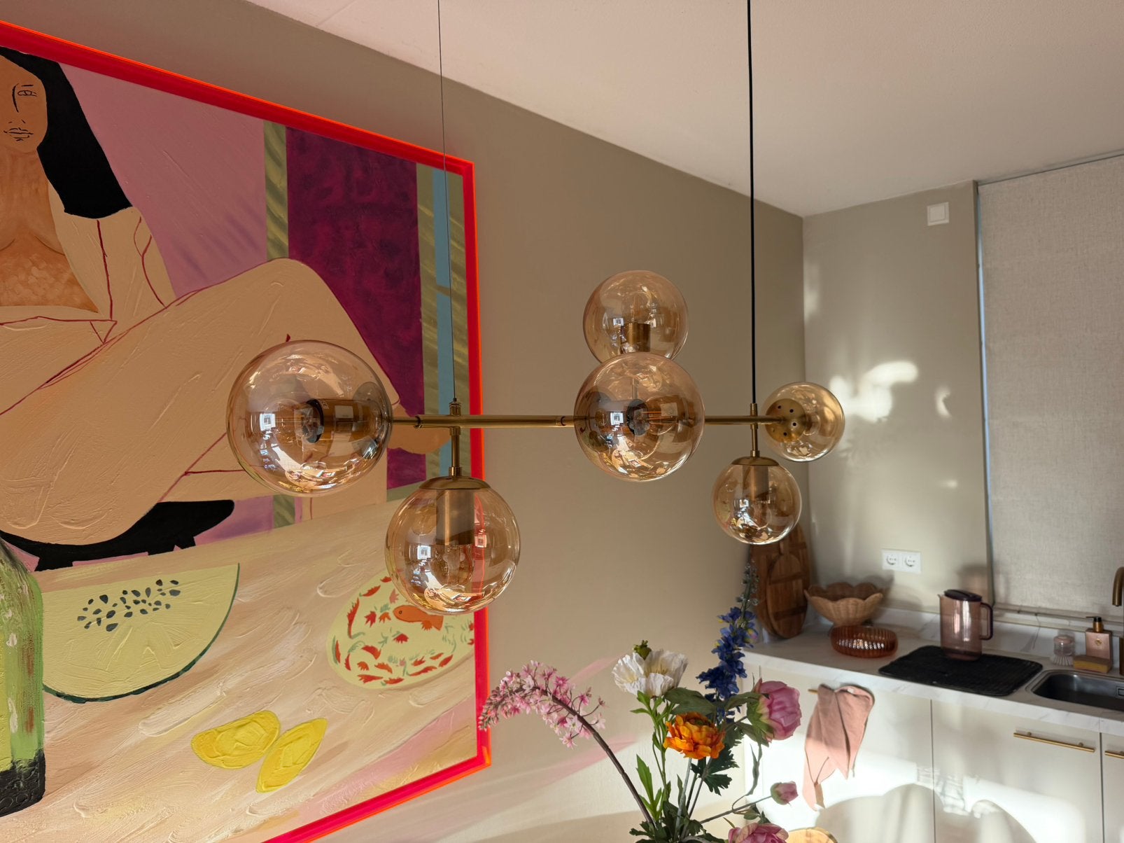 Moderne hanglamp met amberkleurige glazen bollen, Ophalen, Zo goed als nieuw, Glas