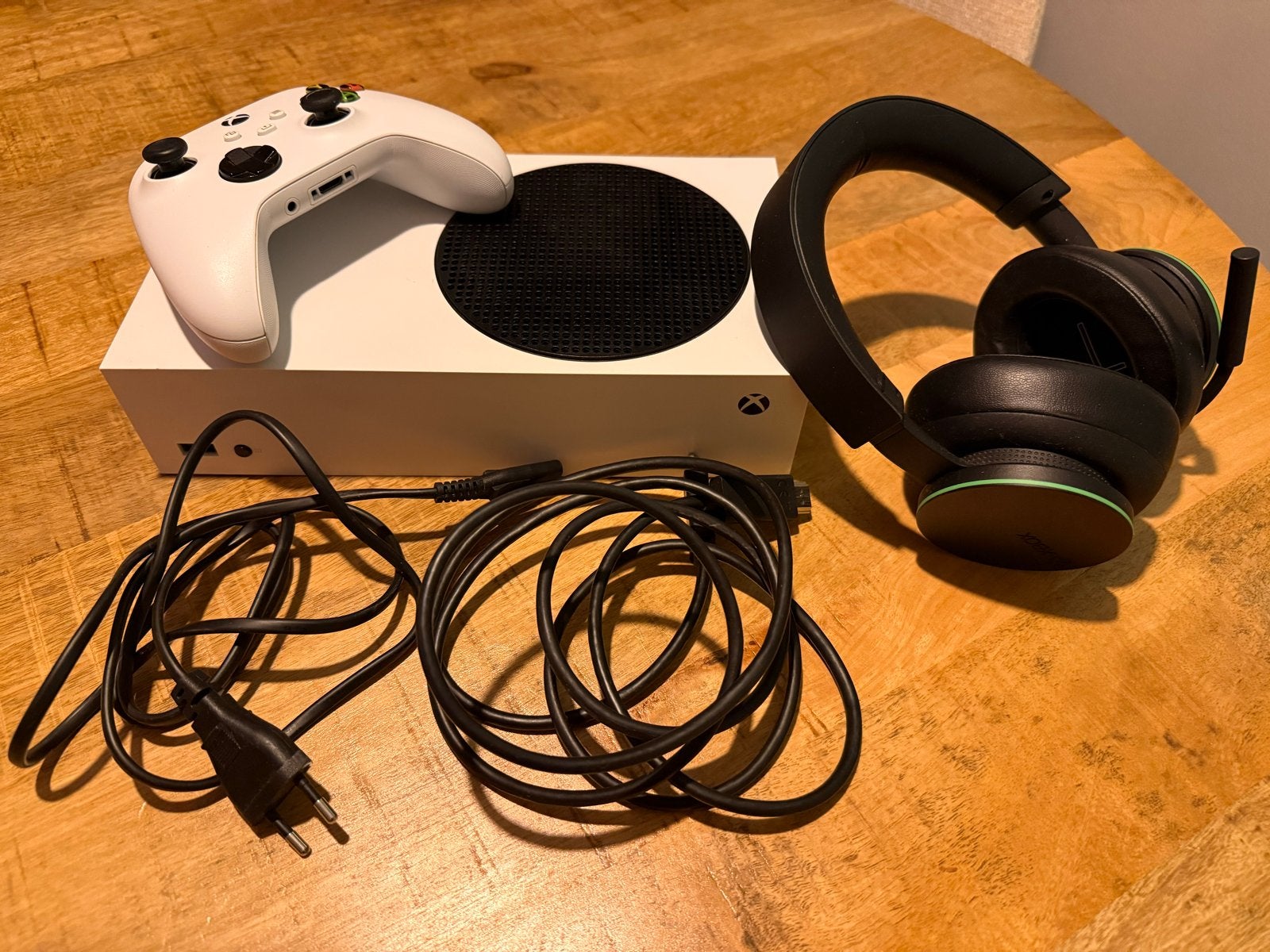 Xbox Series S met controller en gaming-headset, Ophalen of Verzenden, Zo goed als nieuw, Xbox Series S