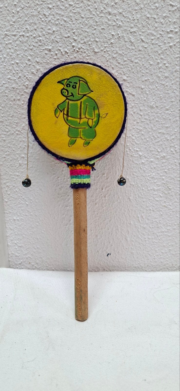 Houten handtrommel met varkensafbeelding uit Peru, Ophalen of Verzenden, Gebruikt, Jongen of Meisje