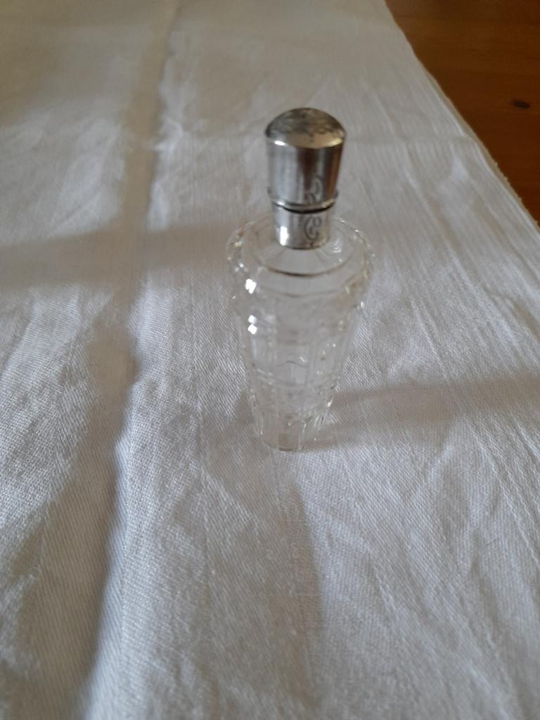 Antiek Kristallen Parfumflesje met Zilveren Dop, Antiek en Kunst, Ophalen of Verzenden