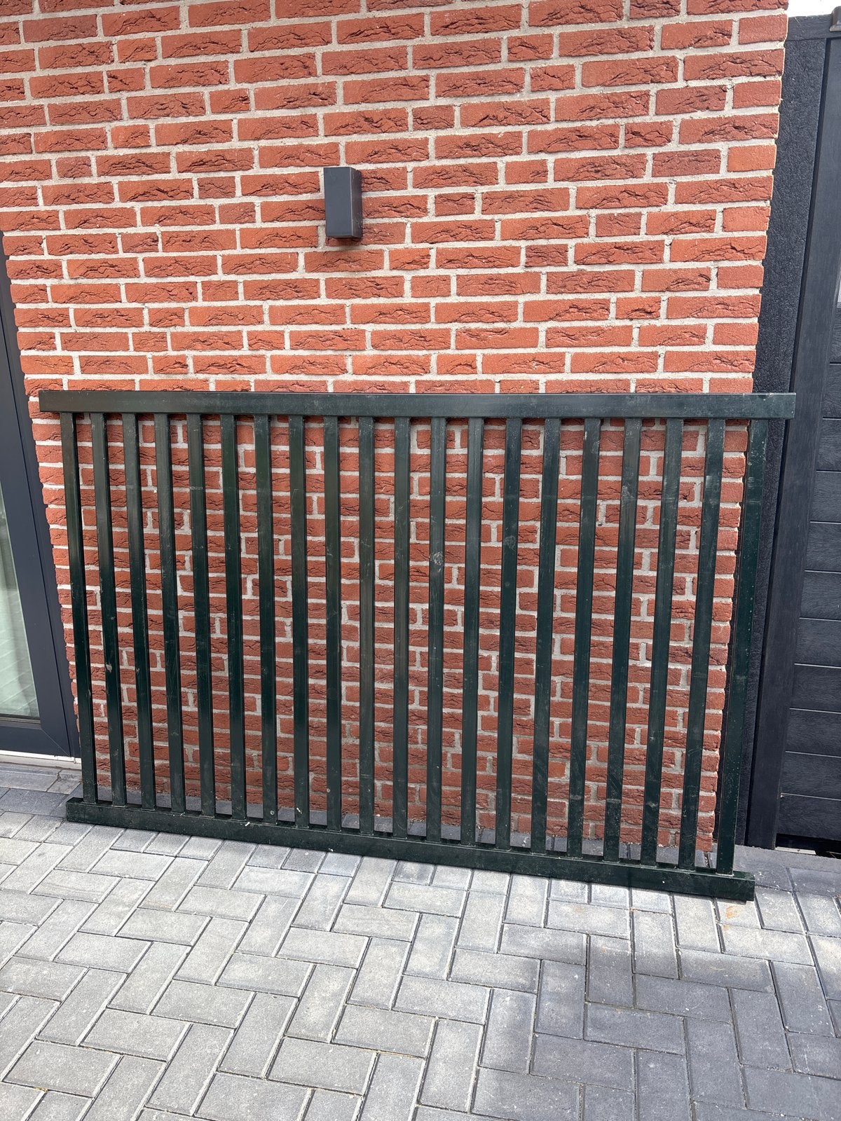 Groen stalen hekwerk 196,5 x 128 cm, Tuin en Terras, Ophalen, Gebruikt, IJzer, Spijlenhekwerk