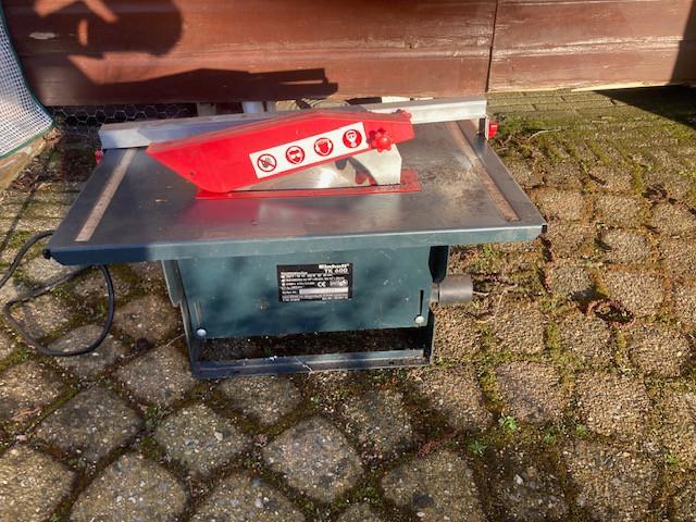 tafelzaagmachine Einhell TK600, Doe-het-zelf en Verbouw, Gereedschap | Zaagmachines, Ophalen, Bosch en Einhell., Gebruikt, Afkortzaag