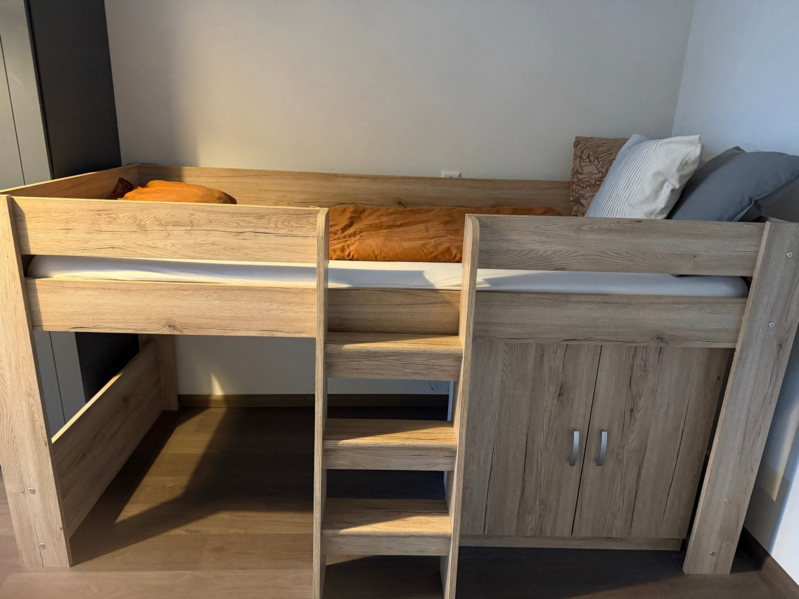 Mooie halfhoogslaper met opbergruimte, Ophalen, 90 cm, Eenpersoons, Minder dan 160 cm