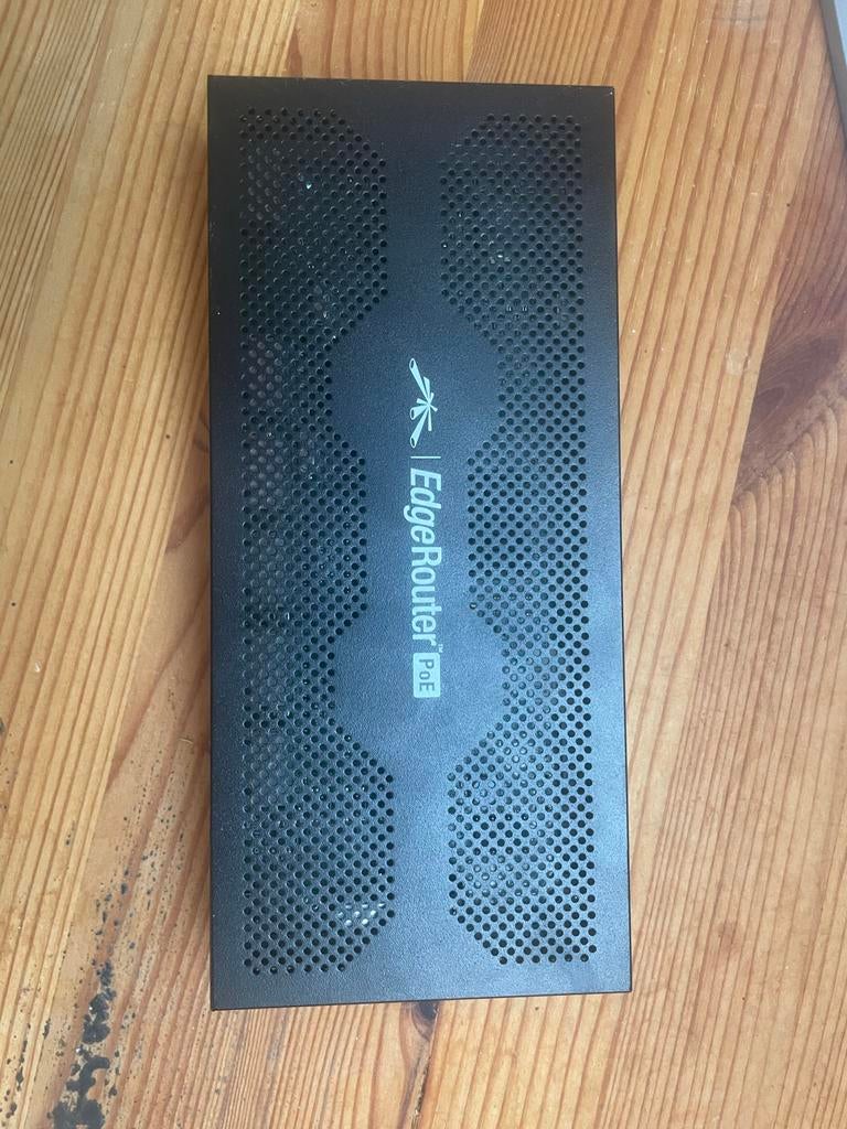 Ubiquiti EdgeRouter PoE - Krachtige Netwerkrouter, Computers en Software, Routers en Modems, Gebruikt, Router, Ophalen of Verzenden