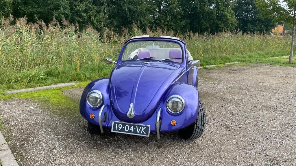 Paarse Volkswagen Kever oldtimer (1972), Metallic lak, Achterwielaandrijving, Overige kleuren, Cabriolet