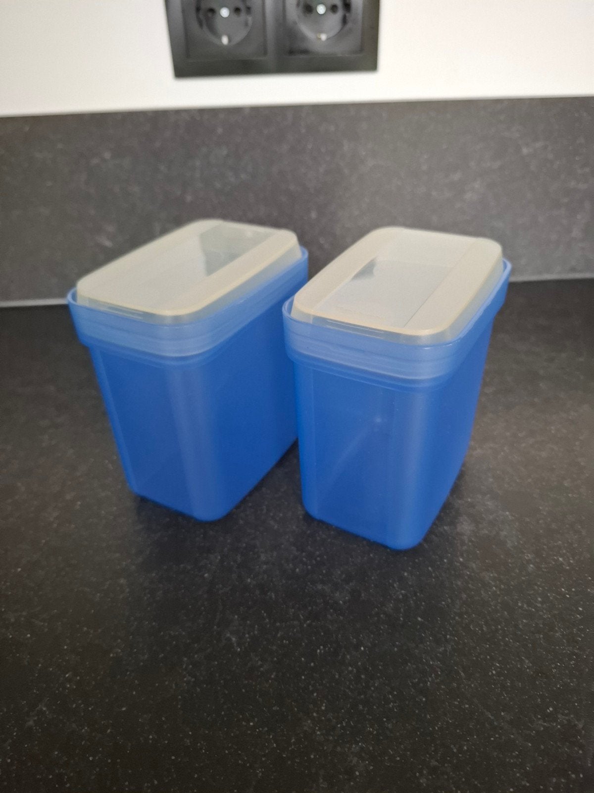 2 kleine opbergbakjes 450 ml met drukdeksel, Gebruikt, Bewaardoos, Blauw, Ophalen of Verzenden