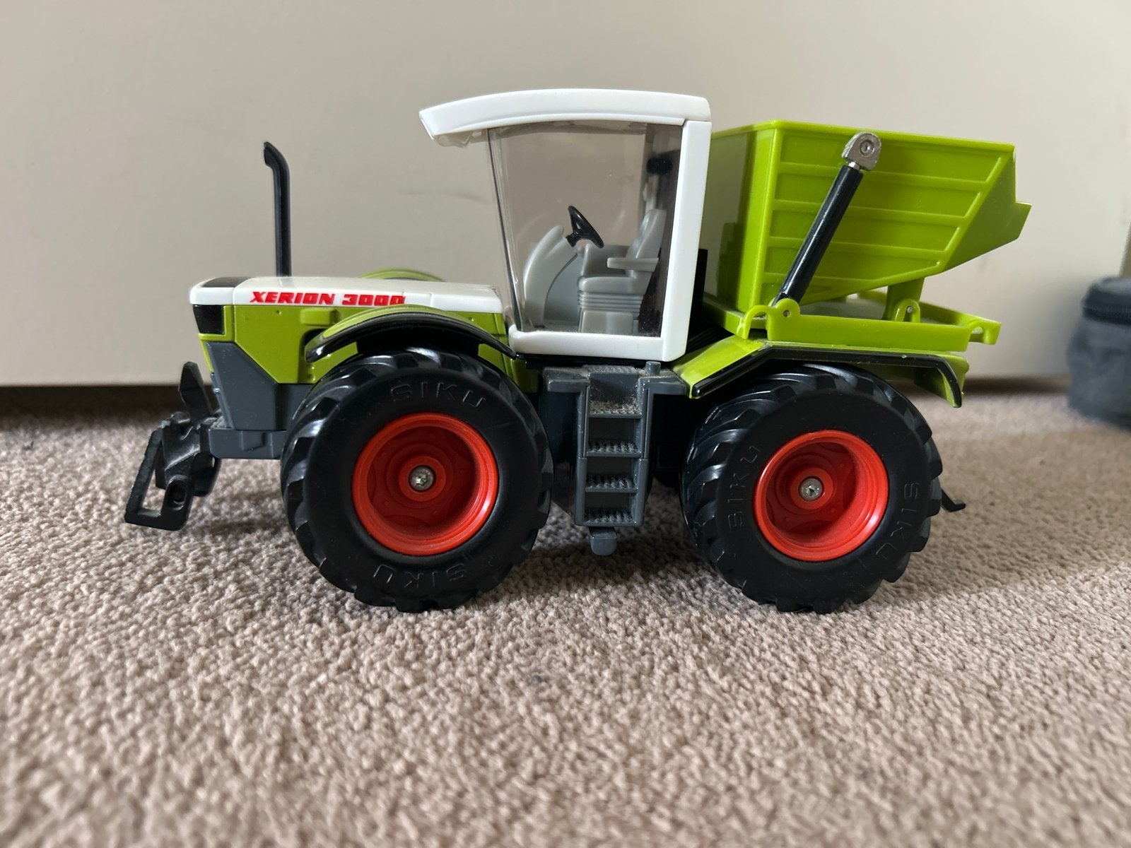 Siku Claas Xerion 3000 speelgoedtractor, Ophalen of Verzenden, Gebruikt