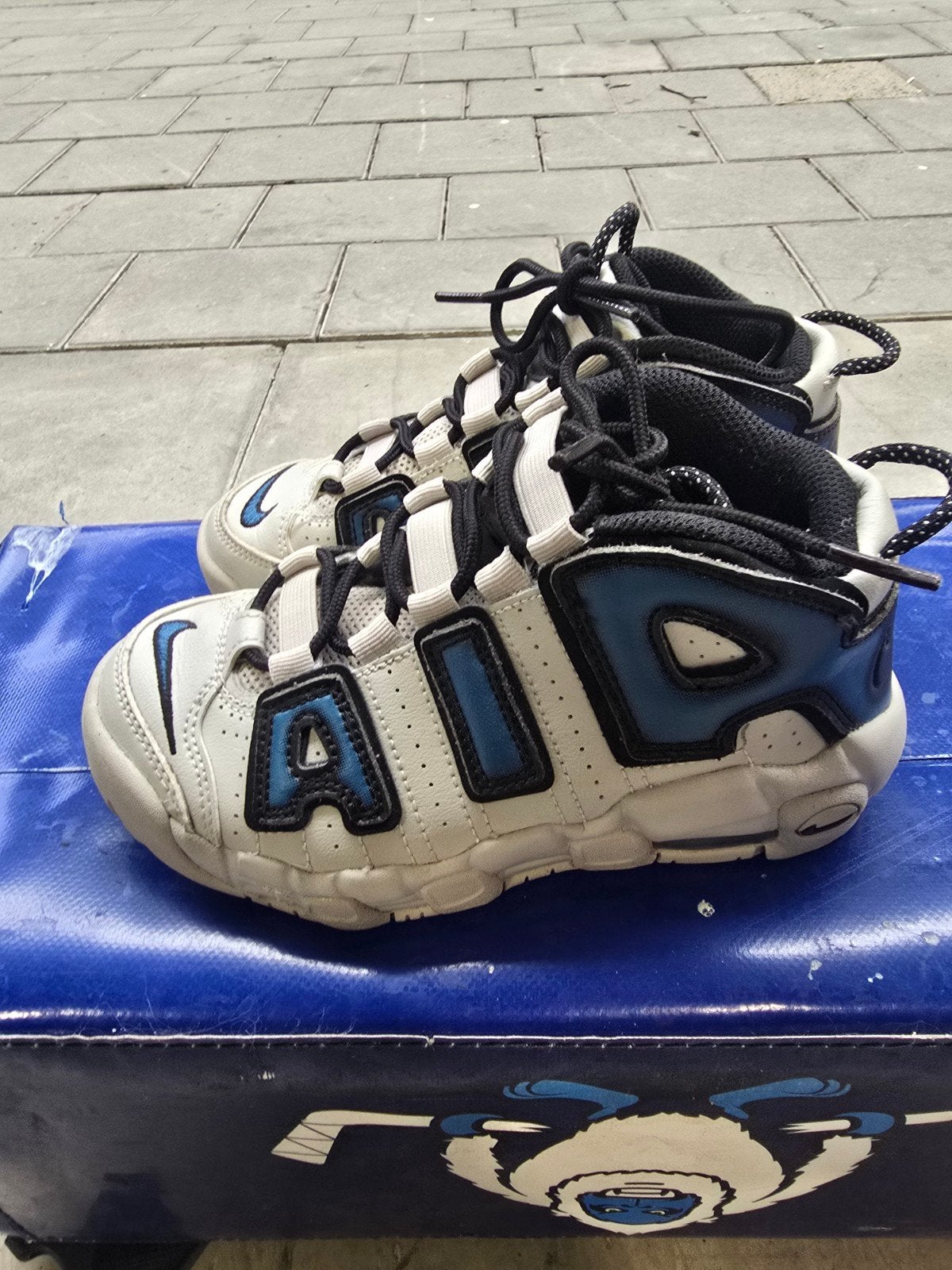 Nike uptempo air  32, Ophalen of Verzenden, Zo goed als nieuw, Nike, Jongen of Meisje
