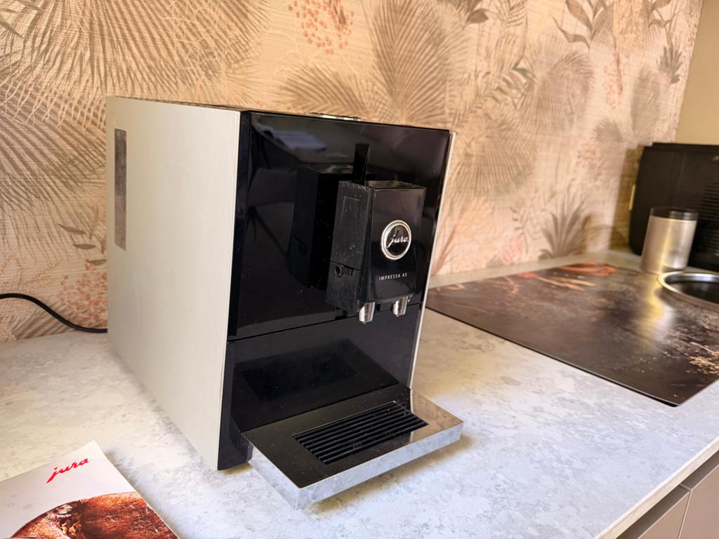 Jura Impressa A5 Koffiemachine -, Witgoed en Apparatuur, Koffiezetapparaten, Ophalen, Afneembaar waterreservoir, Koffiemachine