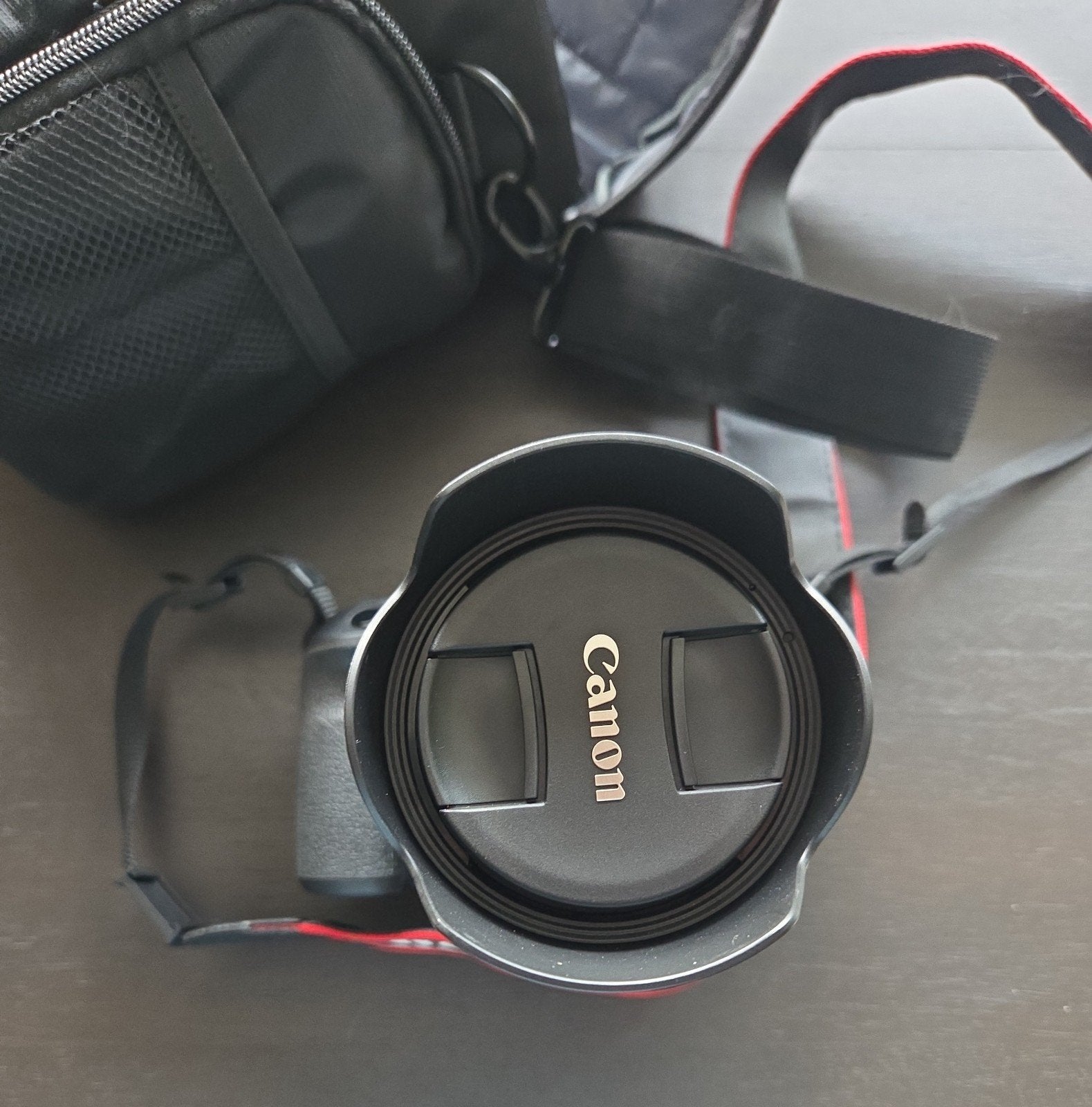 Canon eos 90d inc lens efs 18-135mm en tas, Canon, Ophalen of Verzenden, Zo goed als nieuw, X