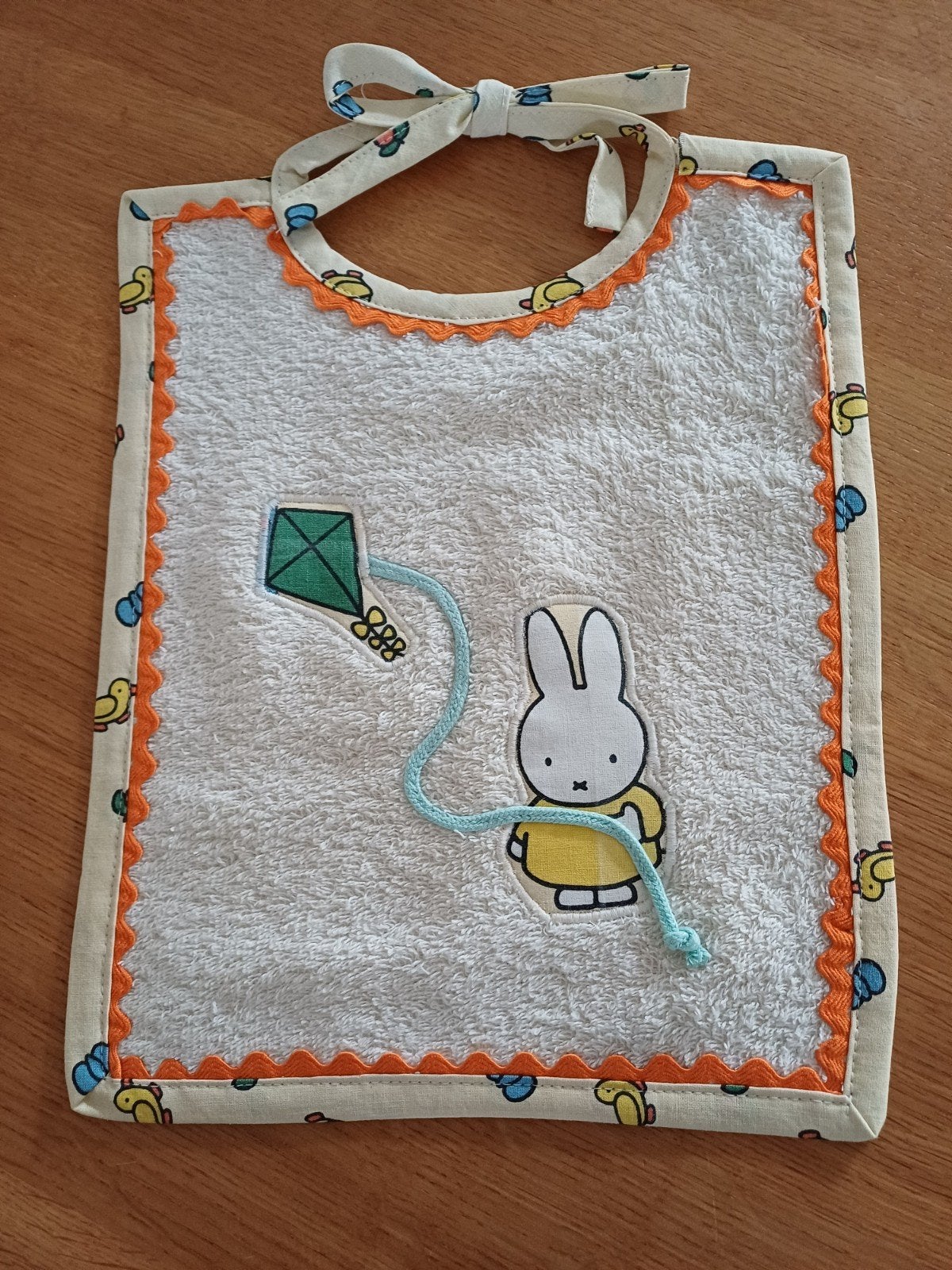 Handgemaakte baby slabber - Vintage Nijntje stof, Ophalen of Verzenden, Nieuw